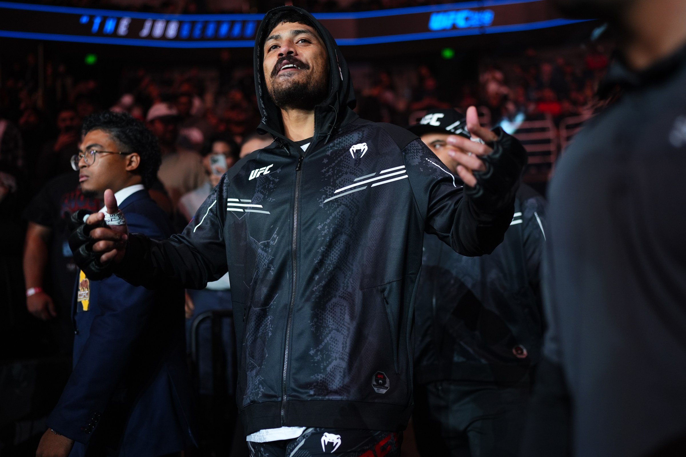 Junior Tafa continues his Light Heavyweight adventure at UFC 325.