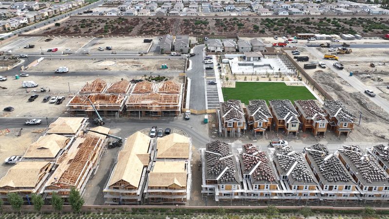 Mortgage rates fall to lowest level in more than three years