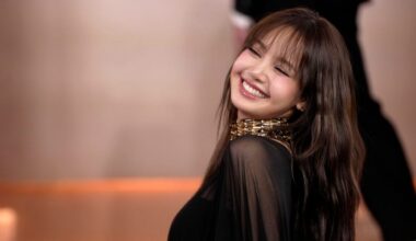 Lisa Kicks Off the 2026 Golden Globes in a Jacquemus Naked Dress