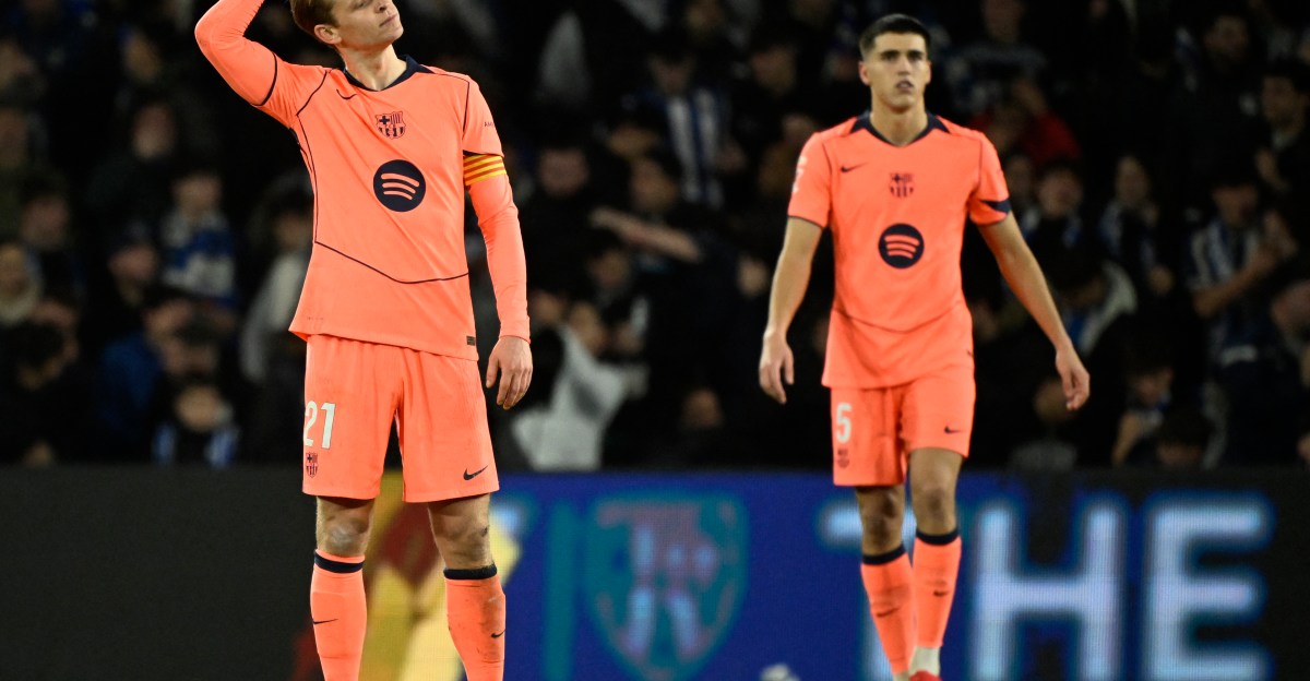 ‘He can’t behave like that’ - Frenkie de Jong blasts referee after Barcelona lose to Real Sociedad
