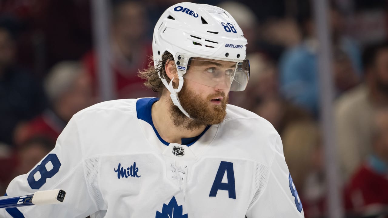 Nylander of Maple Leafs fined for inappropriate gesture