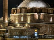 Low light, telephoto cameras, 10x: Honor Magic8 Pro - 230mm, f/2.6, ISO 4000, 1/13s (4080x3072px) - Honor Magic8 Pro vs. Oppo Find X9 Pro vs. vivo X300 Pro