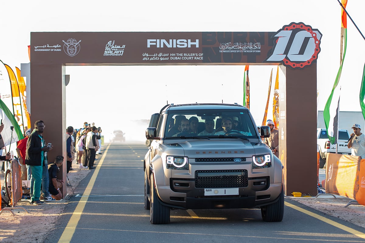 Sheikh Mohammed Witnesses Thrilling Elite Race at Al Salam Cycling Championship