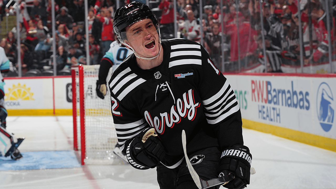 Glass strikes early | NHL.com