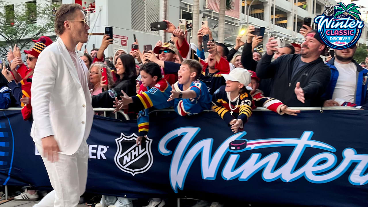 Panthers arrive in sports cars, Rangers dress in all white before 2026 Winter Classic