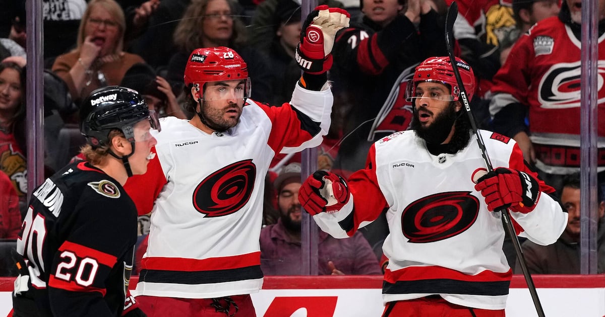 Hurricanes 4, Senators 1 – TSN