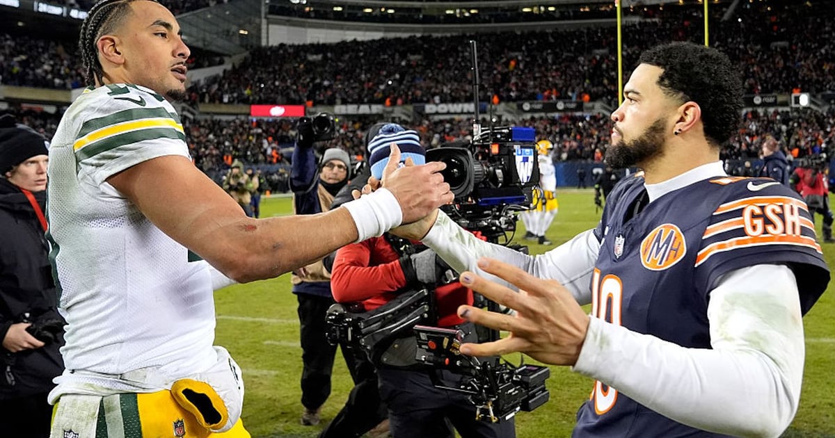 Bears complete improbable comeback to beat Packers 31-27: Live updates and reaction