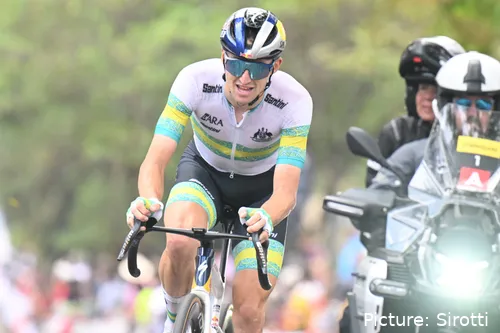 Jai Hindley in action for Australia