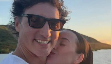 Katy Perry shares batch of ‘holidaze’ pictures with Justin Trudeau - National