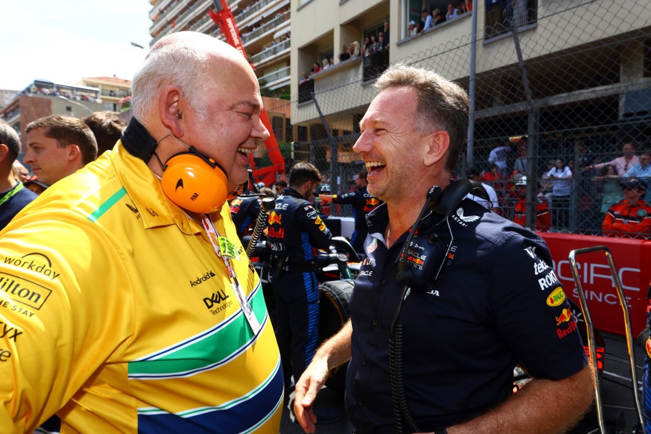 Oracle Red Bull Racing Team Principal Christian Horner talks with Rob Marshall, Chief Designer at McLaren on the grid prior to the F1 Grand Prix of Monaco at Circuit de Monaco on May 26, 2024 in Monte-Carlo, Monaco. (Photo by Mark Thompson/Getty Images) // Getty Images / Red Bull Content Pool