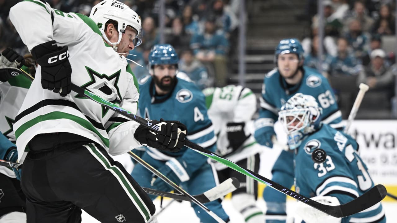 Rantanen bats puck in midair for impressive goal 