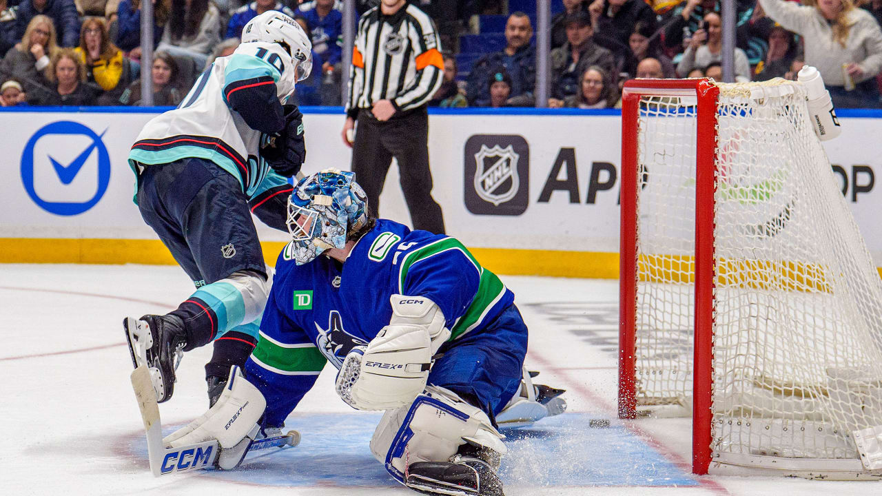 Kraken top Canucks in shootout, extend point streak to 7