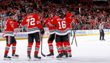 Blackhawks score 7, ease past Blues for 4th straight win