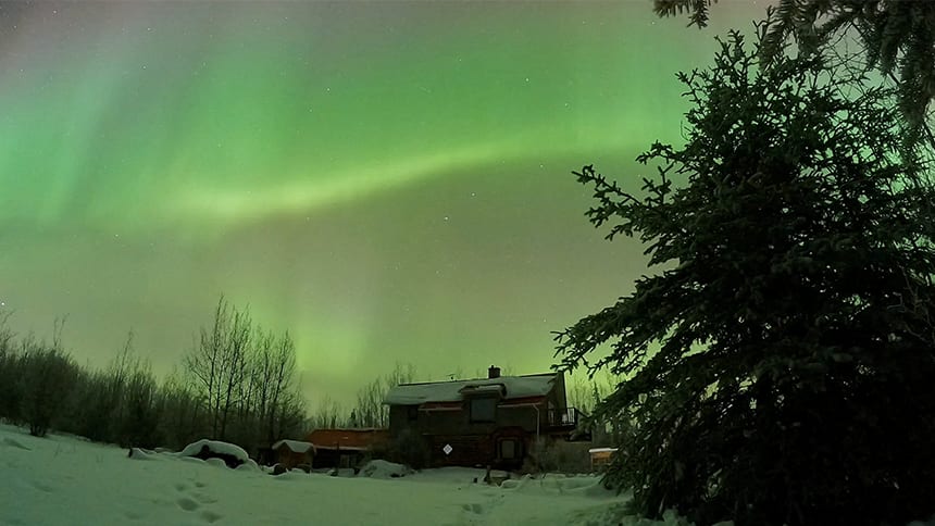 WATCH — Why many Canadians saw dazzling northern lights this week | videoclip