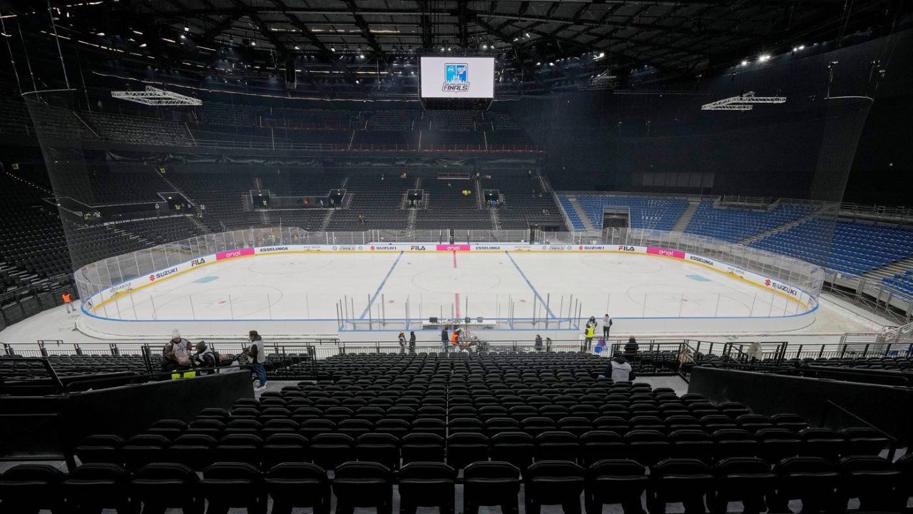 Olympic arena test event disrupted by hole in ice