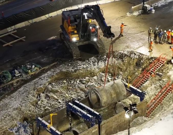 A video shared by the city of Calgary on Sunday shows a badly damaged section of the Bearspaw feeder main being removed from the ground by city crews.