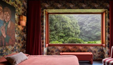 YSG creates "funhouse" feeling in Australian holiday home