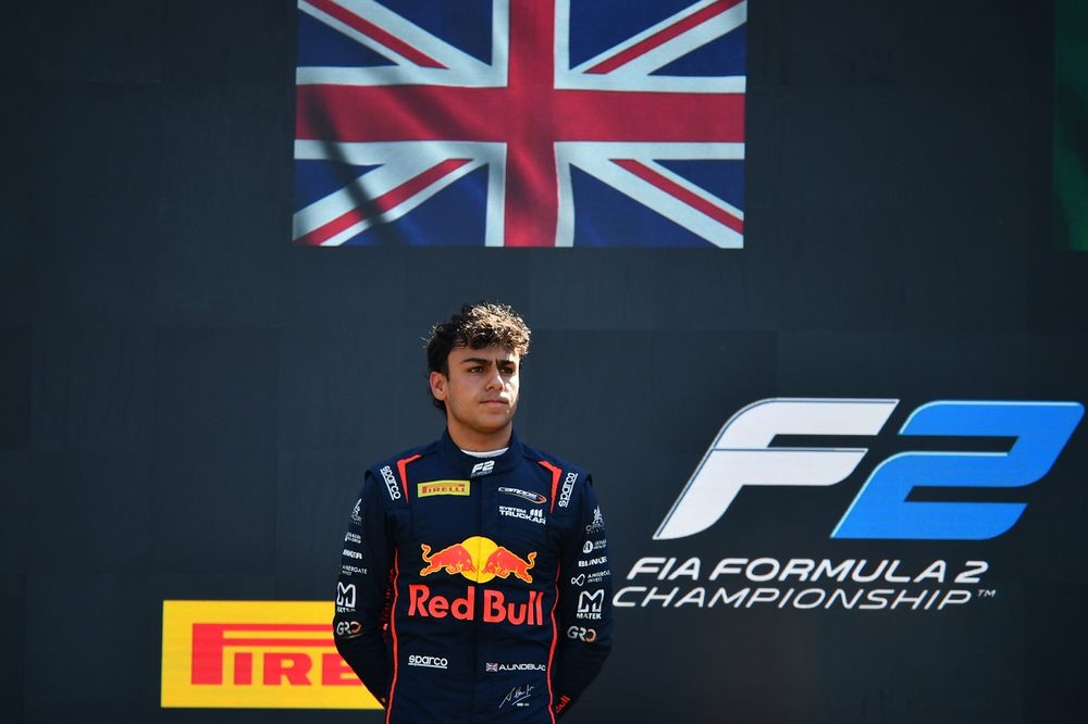 Podium: second place Arvid Lindblad, Campos Racing