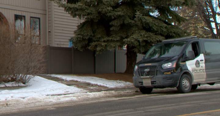 Calgary police investigating homicide in southwest community of Canyon Meadows - Calgary
