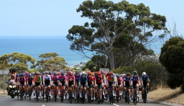 ALDINGA AUSTRALIA JANUARY 17 A general view of the peloton passing through a landscape during the 9th Santos Womens Tour Down Under 2025 Stage 1 a 101 9km stage from Brighton to Snapper PointAldinga UCIWWT on January 17 2025 in Aldinga Australia Photo by Dario BelingheriGetty Images