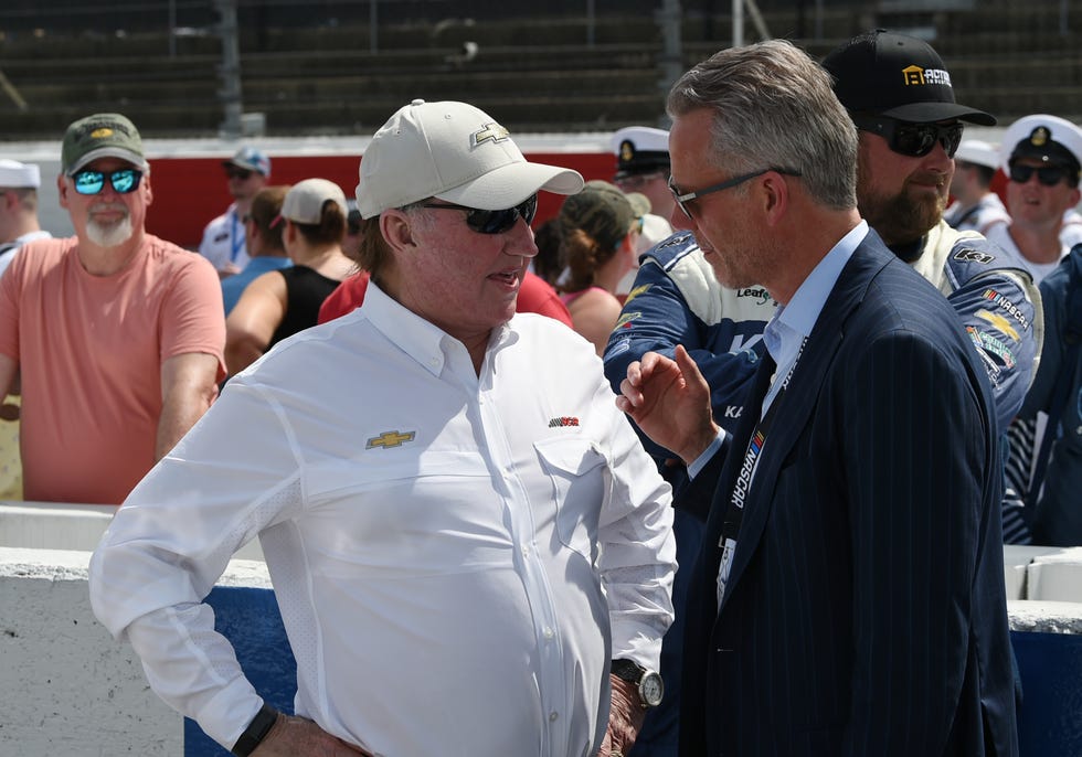 auto: apr 06 nascar cup series goodyear 400