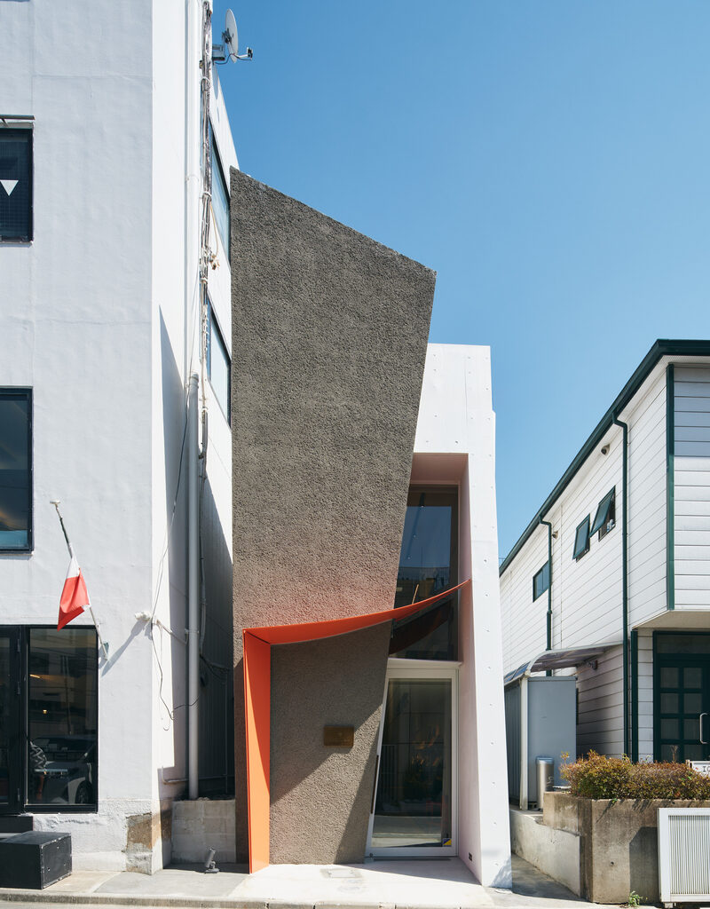 bold sculpted volumes shape stationary store in tokyo by MET team architects