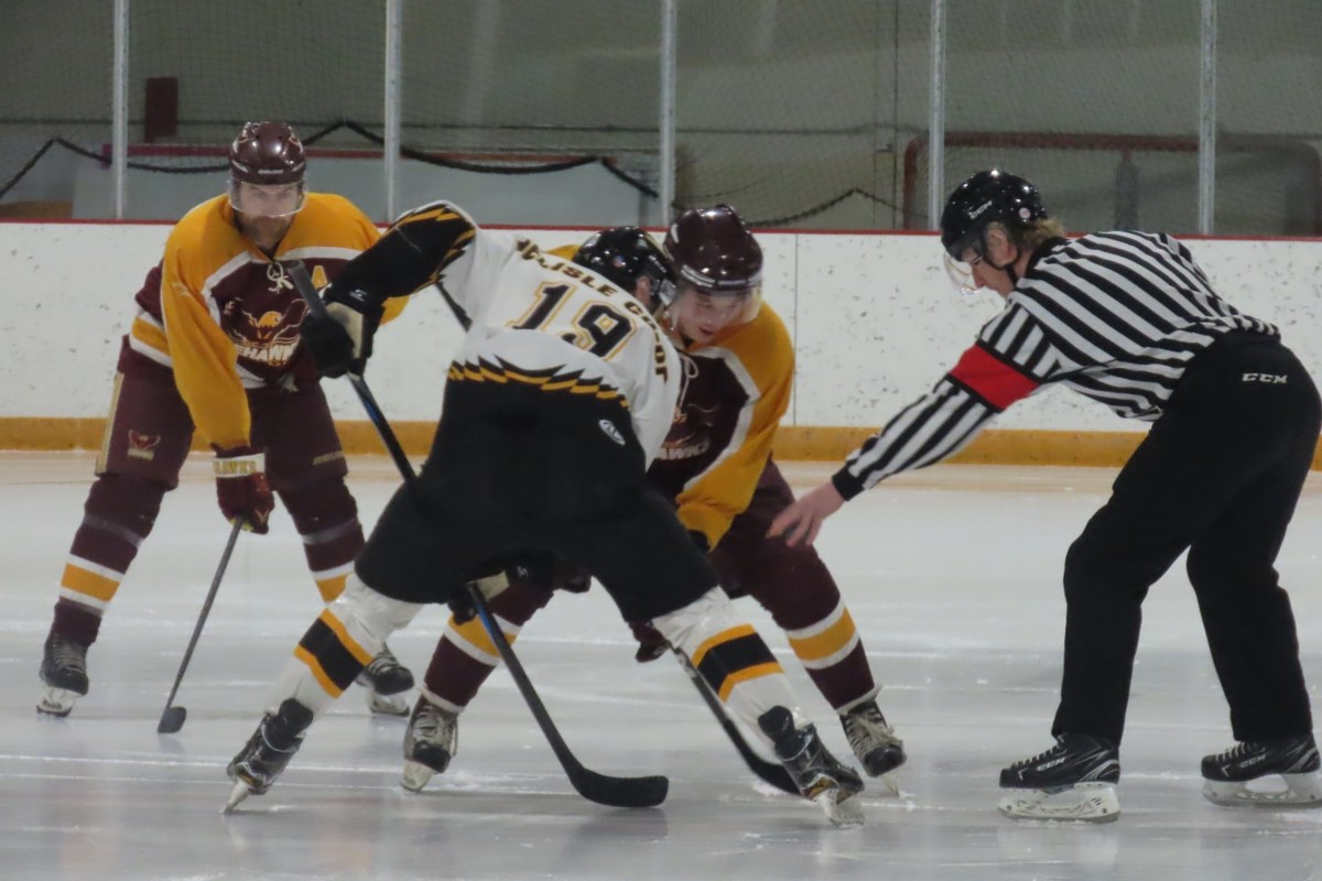 Outlook senior & female hockey teams have competitive days of home action