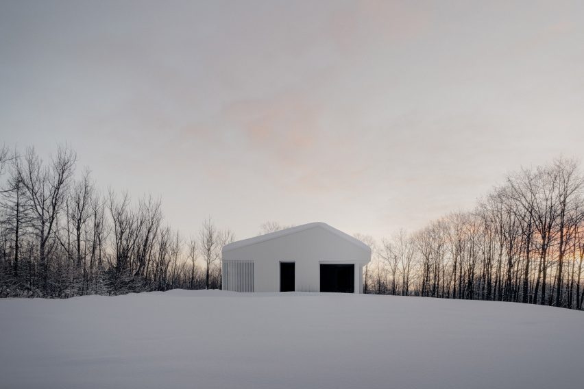 House in Canada by Atelier Kastelic Buffey