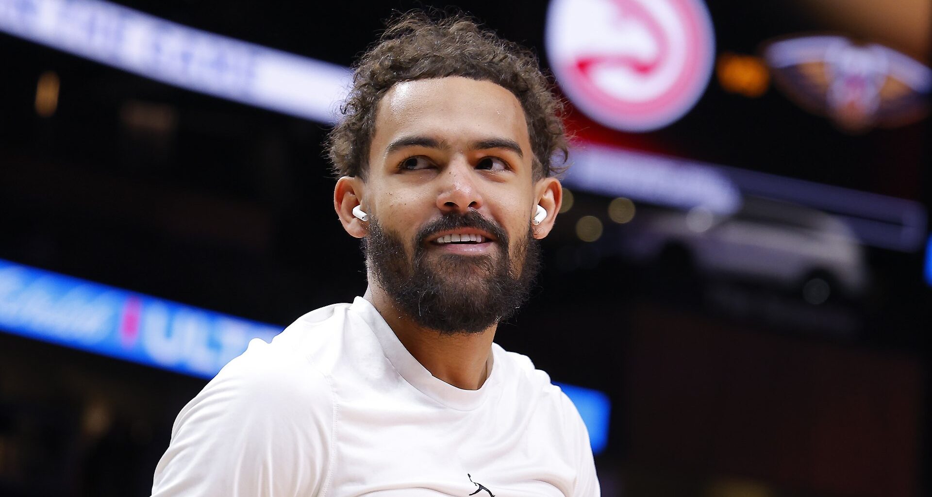 Hawks' Trae Young starts, dishes 10 assists in return after missing 22 games