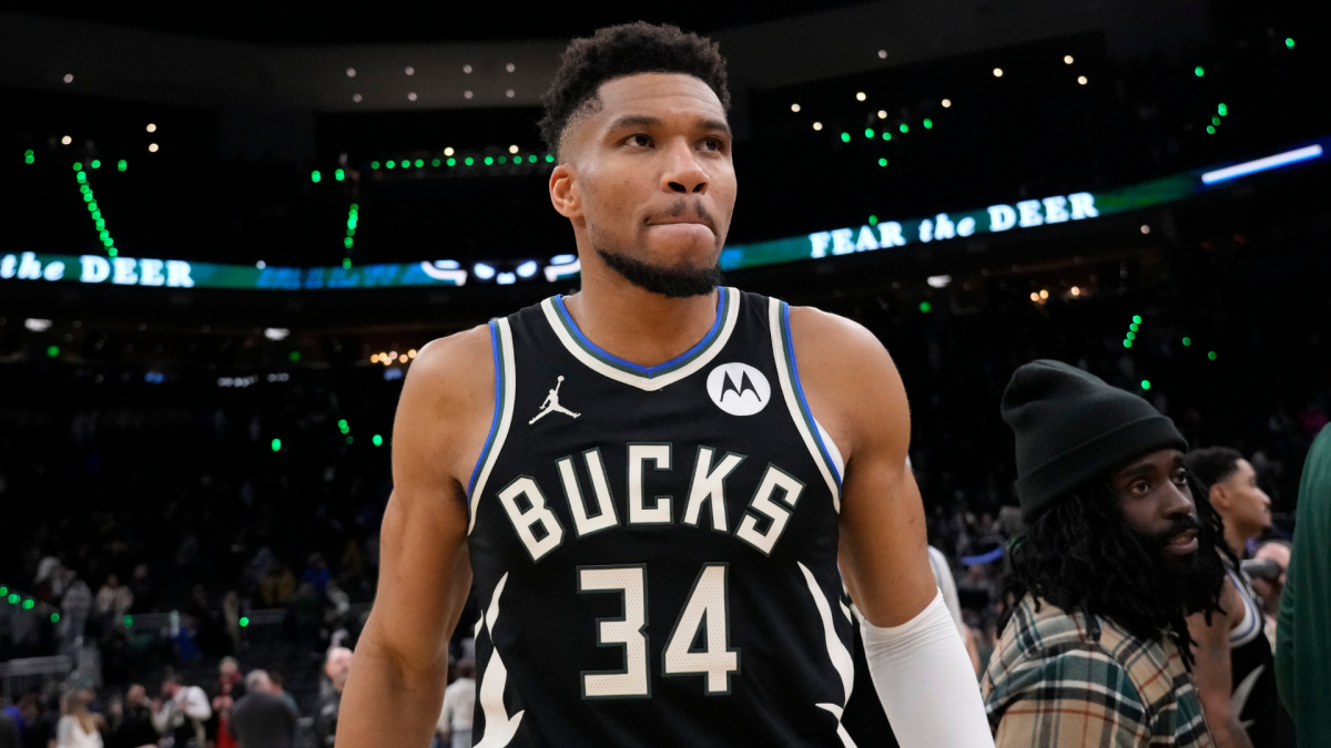 Bucks all-star Giannis Antetokounmpo (calf) likely out through NBA trade deadline