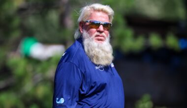 With Hooters gone, John Daly finds new spot to set up shop during Masters week
