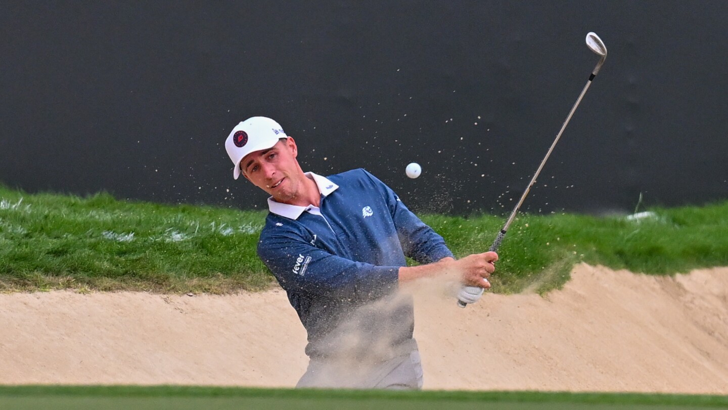 LIV player penalized for touching sand on final hole, costing him six figures in Dubai
