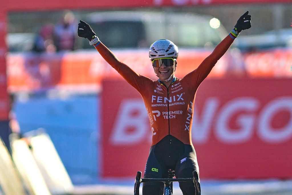 Netherlands' Ceylin Del Carmen Alvarado celebrates on the finish line as she wins the women's elite race during stage 9 (out of 12) of the UCI Cyclo-Cross World Cup in Zonhoven, on January 4, 2026. (Photo by DAVID PINTENS / Belga / AFP) / Belgium OUT