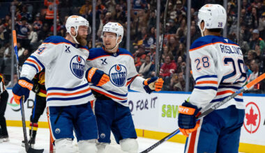 Oilers score 6 goals in 2nd, shut out Canucks