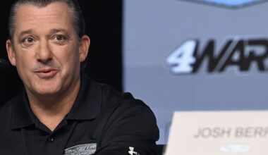 Stewart returns to NASCAR in Ram Truck debut at Daytona