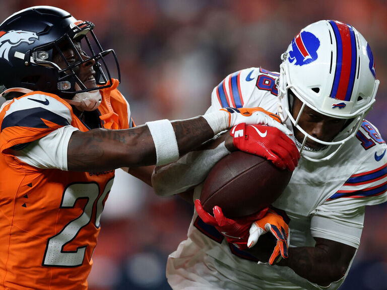 Questionable calls in crunch time haunt Bills in playoffs again