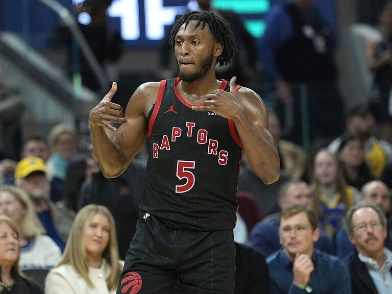 Quickley drops 40-point double-double as Raptors down Warriors