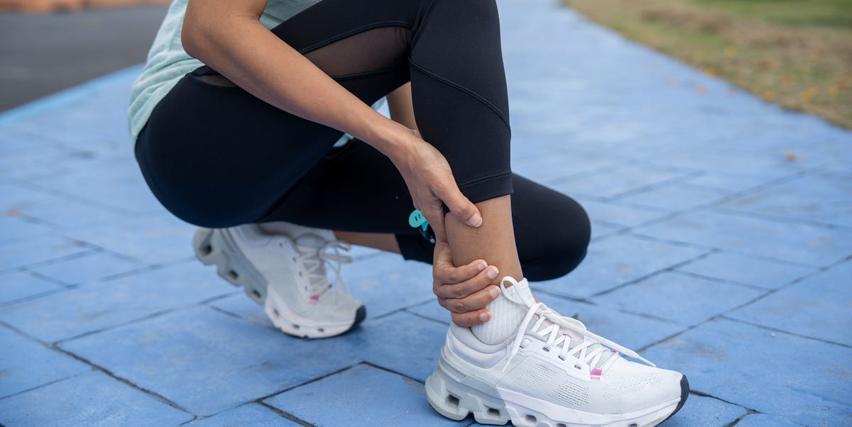 11 Symptoms of Low Magnesium Dietitians Say You Should Know