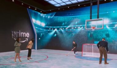 NBA analyst Nash was inspired by Gretzky, shows off hockey skills