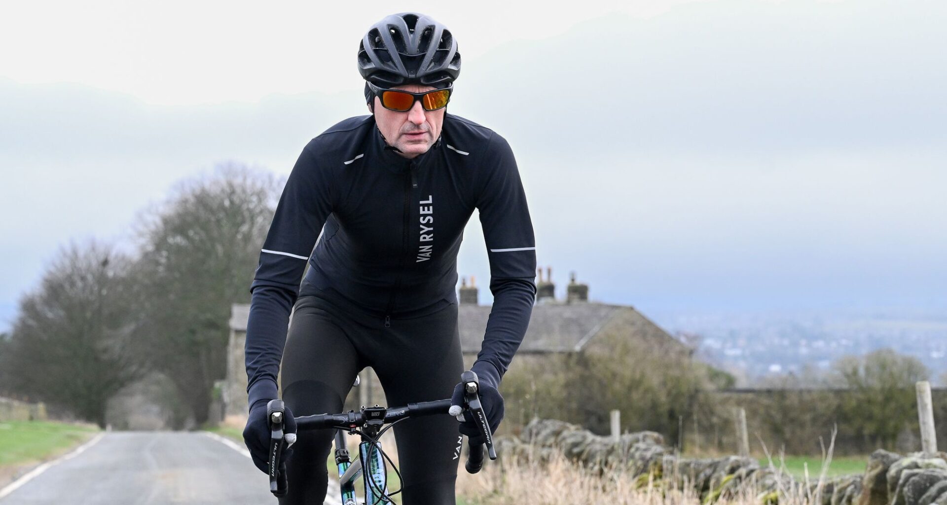 Van Rysel RCR-R PRO Wind/Rain 4-season road cycling jacket - pro price and pro performance?