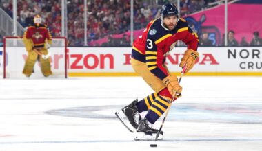 Jones leaves 2026 NHL Winter Classic with upper-body injury for Panthers