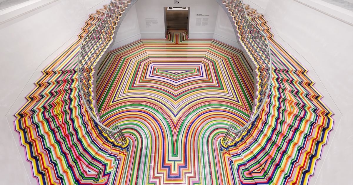 A Psychedelic Flow of Color Takes Over a Gallery Rotunda