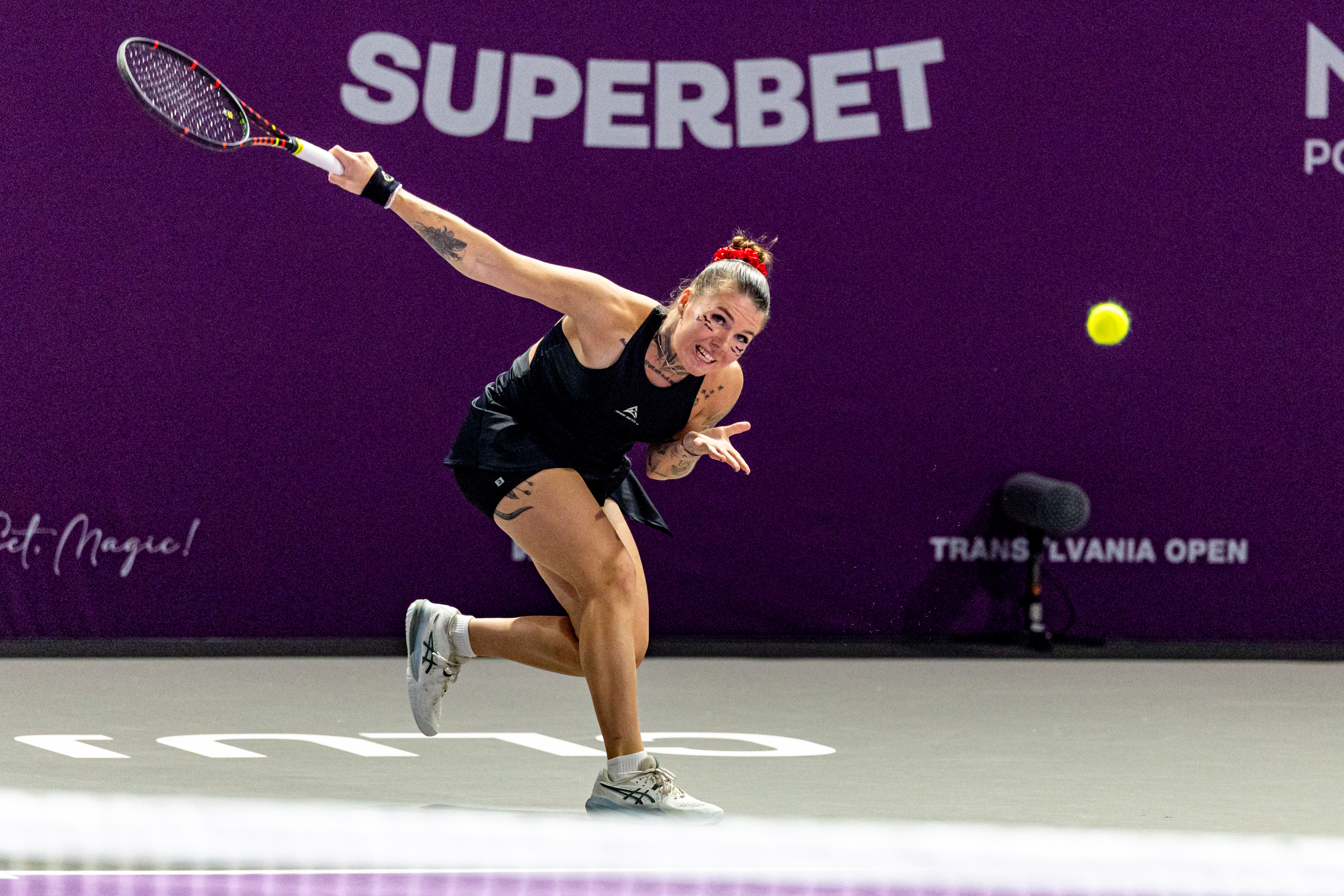 Oksana Oliynykova in action during the WTA 250 Transylvania Open.
