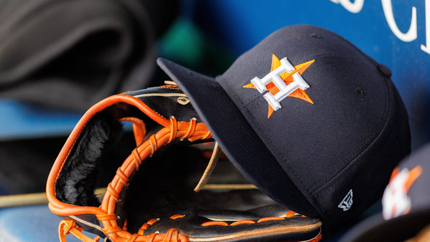 MLB Writer Hints at Unfortunate Reason for Astros Free Agent Remaining Unsigned