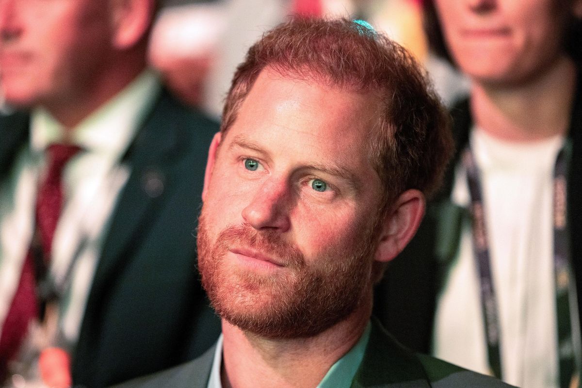 Prince Harry is looking to ease tensions with his brother Prince William, according to a royal expert