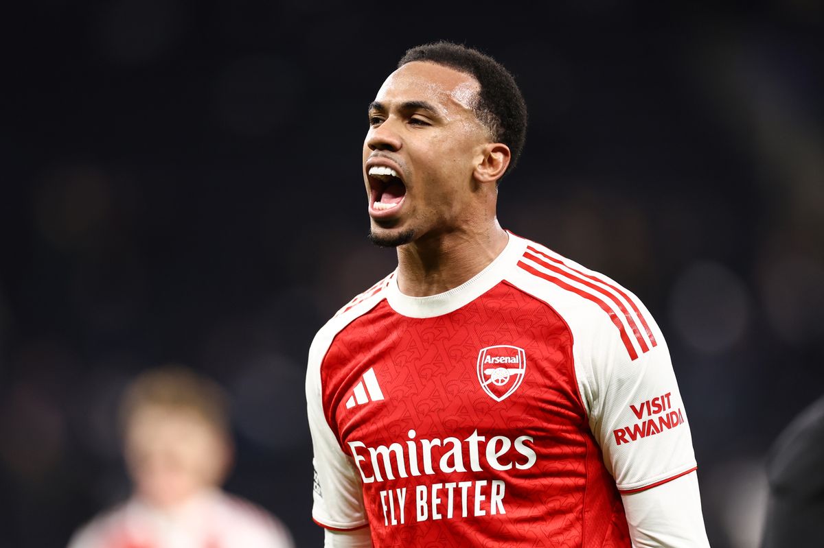 Gabriel celebrates Arsenal beating Tottenham
