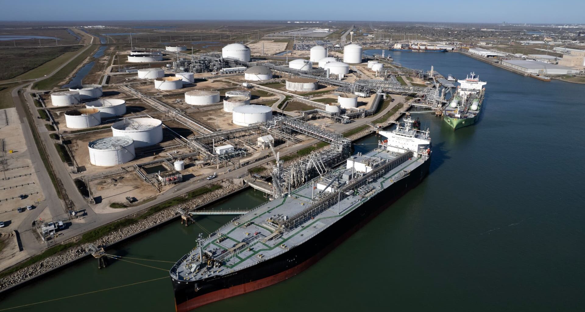 Oil jumps after Trump says Iran supreme leader 'should be very worried'