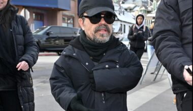 Peter Dinklage rescues legendary columnist from icy stoop
