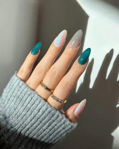 Instagram/@disseynails