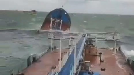 Two Russian tankers sink in Black Sea spilling 4,300 tonnes of oil – video